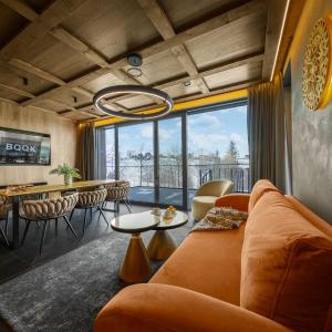 Crystal Pine Luxury Villas with Jacuzzi & Sauna by BQQK