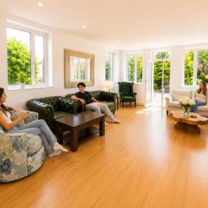North London A spacious 7 bedroom house accommodating up to 18 people complete with own gym and table tennis