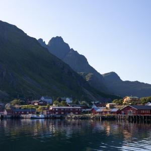 Gammelbanken Seaview Suites - Modern Apartments with Sea View, Lofoten