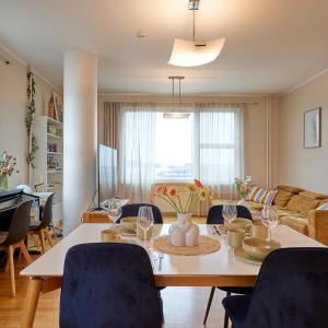 100 square meter 4-room central smart apt