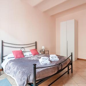 Sant'Ambrogio Apartment By San Firenze Collection