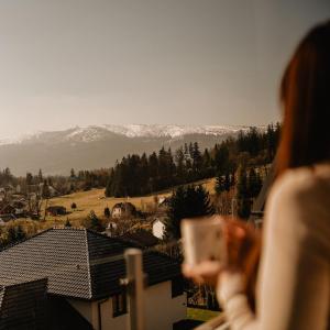 W Naturze - Apartament dla Aktywnych Premium Taras 20m2 Widok na Karkonosze blisko Szlaków i Stoku Dolina Szczęścia