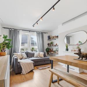 Stylish 2-Bed Flat in Woolwich, Central London
