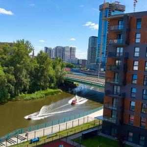 Jesionowe Apartamenty Ashwood Apartments Widok na Odrę 1,4 km od Rynku Parking Podziemny w Cenie Klimatyzacja Sauna w 1 Apt River Oder view 1,4 km Market Square Underground parking Balcony Air conditioning