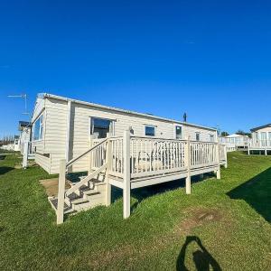 Lovely 8 Berth Caravan At Manor Park Nearby Hunstanton Beach 23107S