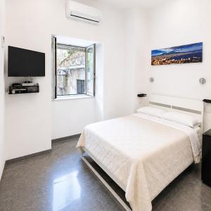 Cristina House 5 Min from Naples Old Town & Train Station WIFI 5 Star