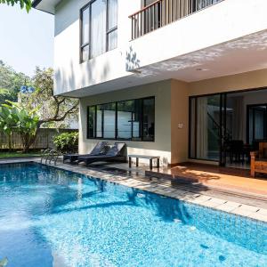 Oyama City View Villa 4 Bedrooms With a Private Heated Swimming Pool and a Billiard Table