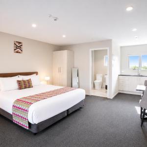 Ellerslie Palms Motel