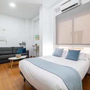 Holidays2Malaga Carreteria 97 Loft High Speed WIFI