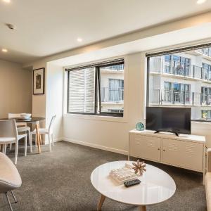 Beautiful 2BR Unit next to Myers Park Zodiak Stays