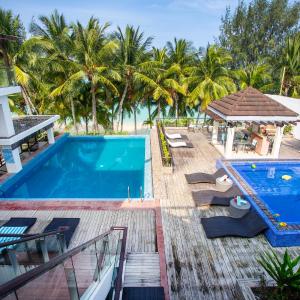 Crown Regency Beach Resort