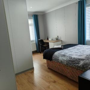 Modern Ensuite Double Bedroom in Dundrum