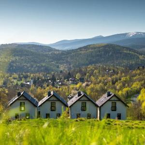 Domki Na Skale z widokiem na panoramę Karkonoszy