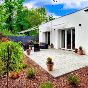 MODERN VILLA & PRIVATE GARDEN in Warsaw - Fully Renovated 2025