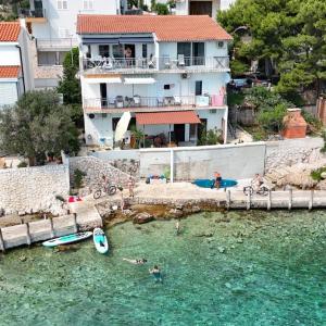 Apartment in Tribunj with sea view, balcony, air conditioning, WiFi 5081-1