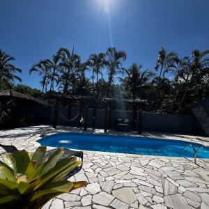 Chalé em Maresias - Quintal Privativo - Pet Friendly 4 Hóspedes