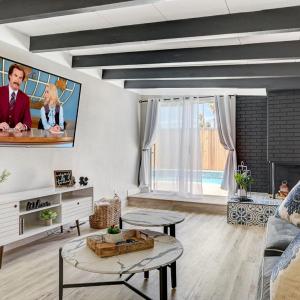 3BR Vegas Pool Retreat | Pet Friendly + BBQ | Near Fremont & Las Vegas Strip