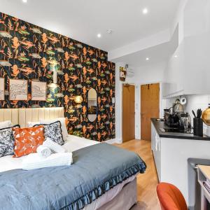 Cute & Compact - Petite Studio with Style!