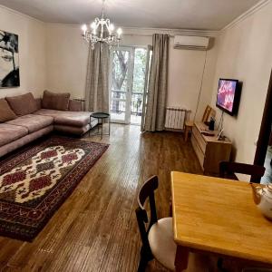 Metro Apartment 29