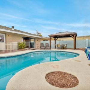 LV Amazing Single Story - Private Pool Games BBQ