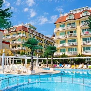 Coastal Studio with Sea View in Elenite, 40m² + Pool