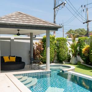 Luxury 4 Bedroom Beach House
