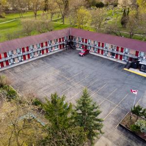 Grand Persepolis Inn