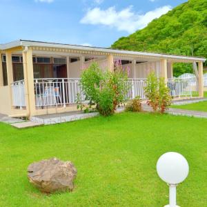 Studio cocooning à Saint Anne / 27 m² / jardin fleuri