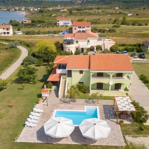 Charming Apartment in Ljubač, Pool