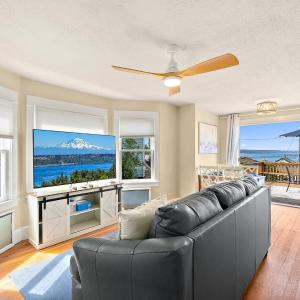 Old Tacoma Victorian Main Floor Duplex Unit