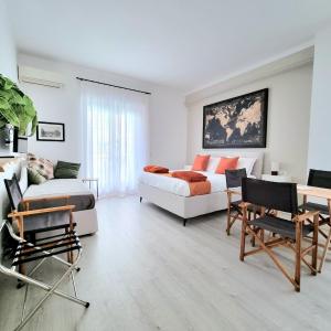 White Home Suite and Rooms