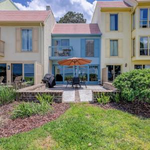 Schooner Court 705