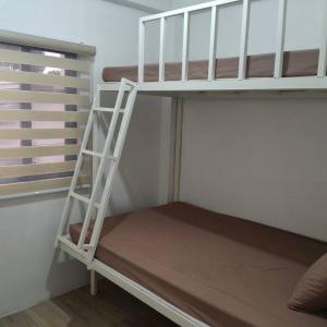 DVM Transient Inn by RedDoorz