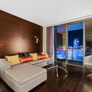 Palms Place Hotel StripView with Open Balcony -23