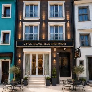 Little Palace Blue Apartment