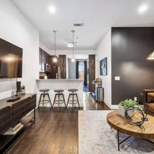 Legends Loft Modern Stay Near Vandy on West End
