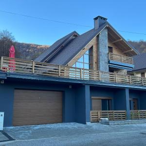 Villa Lake House