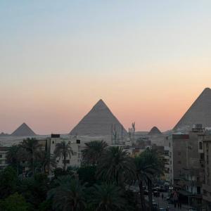 Night Pyramids View Inn