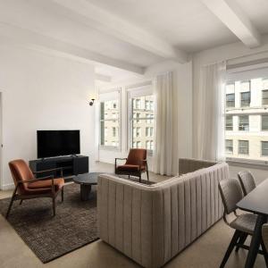 Reside Craftsman Los Angeles, a Wyndham Residence