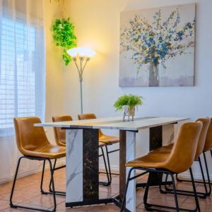 Stylish 3-Bedroom Las Vegas Getaway with Amenities