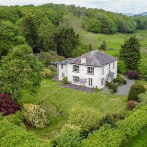5 Bed in Hawkshead oc-lr047