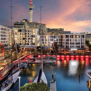 QV Stays Elegant Modern Apartment with Water Views
