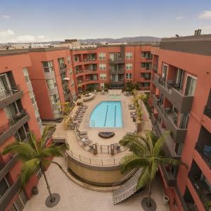 Premier Suites at Marina-Venice with Luxe Pool, Gym & Hot Tub & More