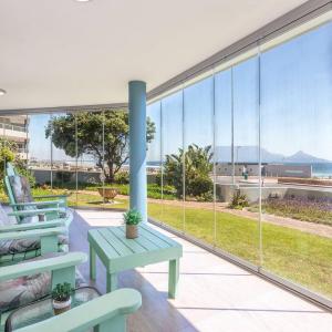 El Mufasa beachfront apartment with stunning views