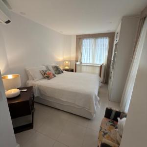 Flat diferenciado em Ipanema - localização especial 2 quartos estac e arrum diária inclusos