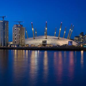 Luxury Two Bedroom River View Apartment in Canary Wharf