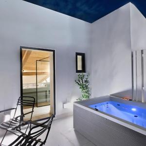 Lovely Athens Apartment 1 Bedroom Apartment Makarov Balcony Views