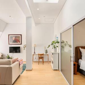 Spacious And Light, City Centre Free Parking Ac
