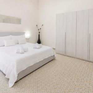 Eracles House near Ortigia Island