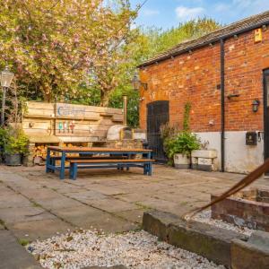 Luxury Escape with Cinema, Pool Table & Darts